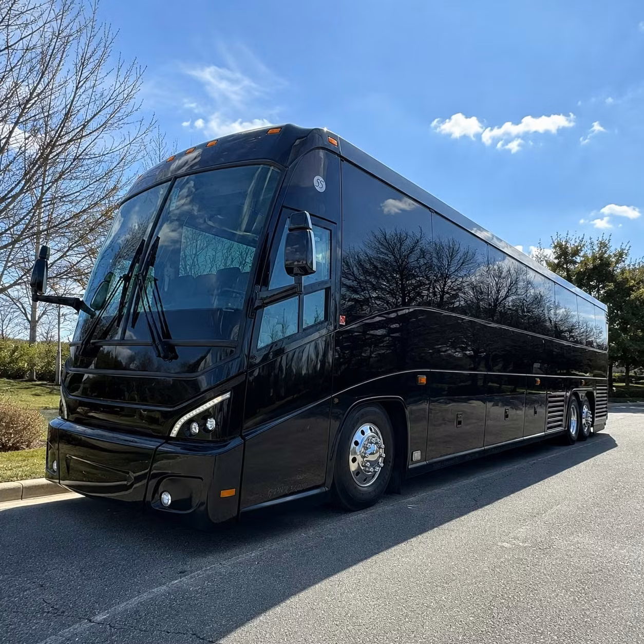 we help you compare buses for federal employee conferences and government events in concord